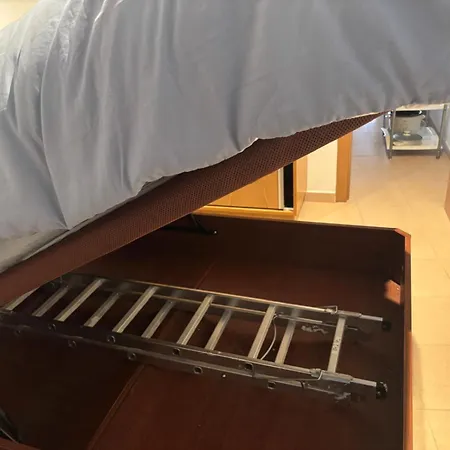 Charming Flat Near Sta Apolonia Station