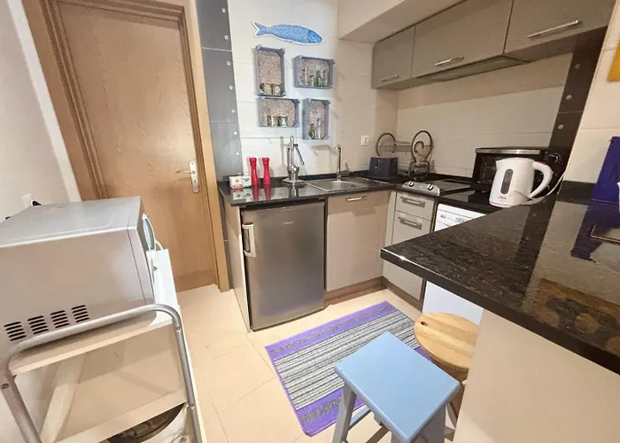 Апартаменты Charming Flat Near Sta Apolonia Station Лиссабон