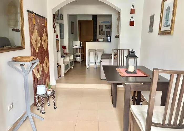 דירה Charming Flat Near Sta Apolonia Station *