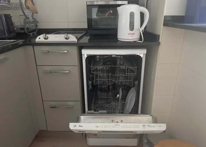 Charming Flat Near Sta Apolónia Station